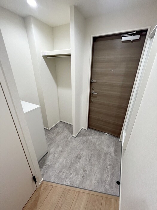 物件内観写真18　(玄関)