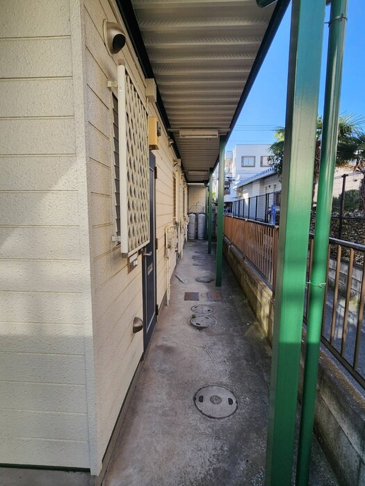 物件外観写真2　(エントランス部分)