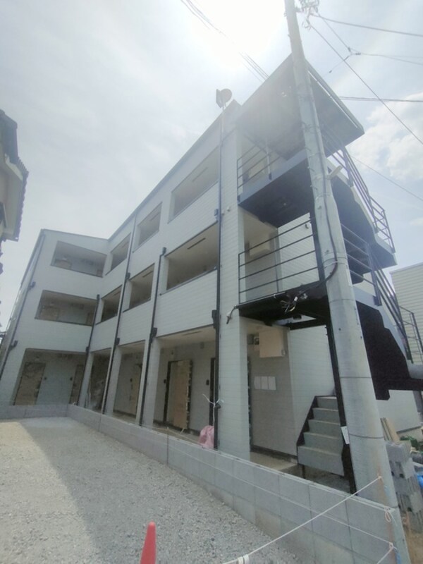 建築中