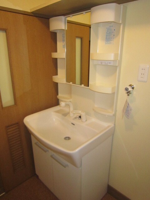 物件内観写真9　(洗面)