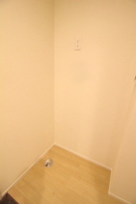 物件内観写真14　(洗濯機置場)