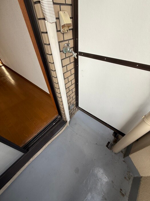 物件内観写真16　(洗濯機置場)