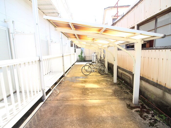 物件外観写真3　(駐輪場)