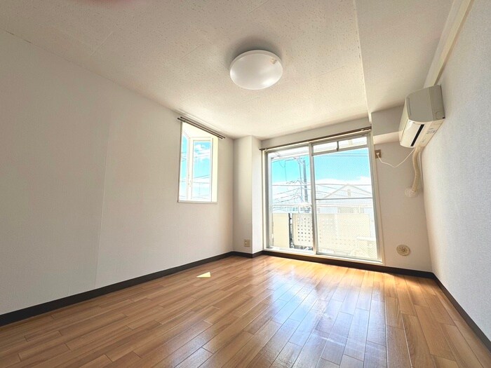 物件内観写真9　(居室)