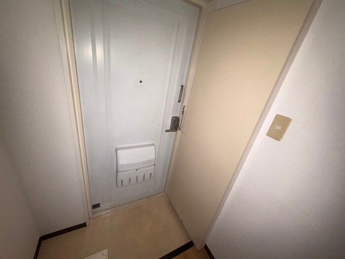 物件内観写真14　(玄関)