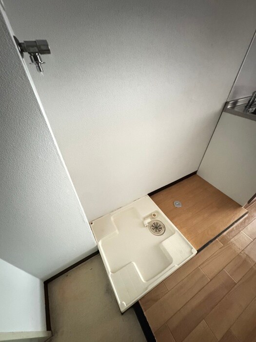 物件内観写真14　(洗濯機置場)