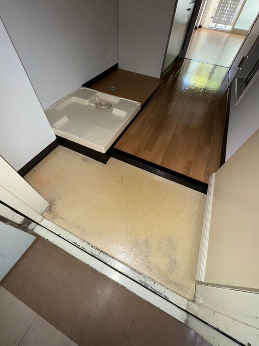 物件内観写真16　(玄関)