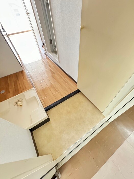 物件内観写真17　(玄関)