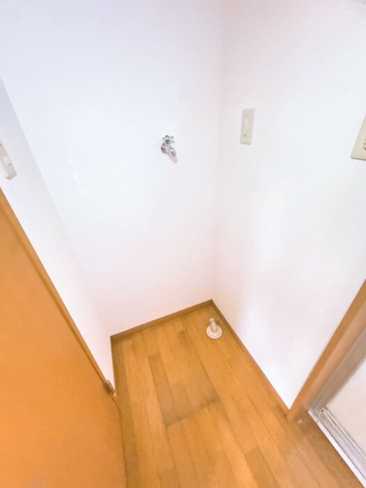 物件内観写真13　(洗濯機置場)