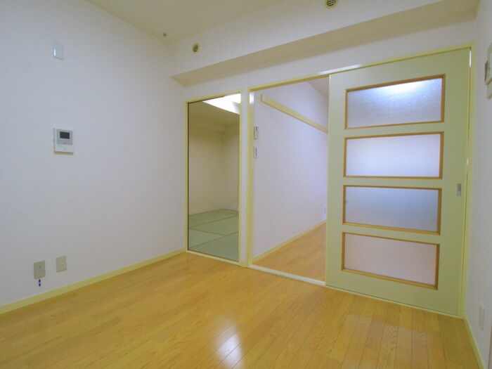 物件内観写真10　(居室)