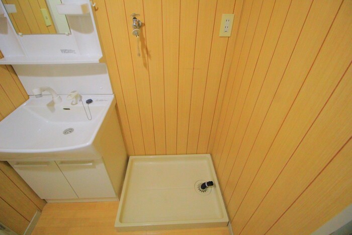 物件内観写真14　(洗濯機置場)