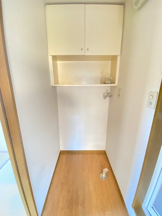 物件内観写真15　(洗濯機置場)