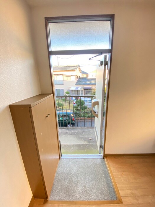 物件内観写真16　(玄関)