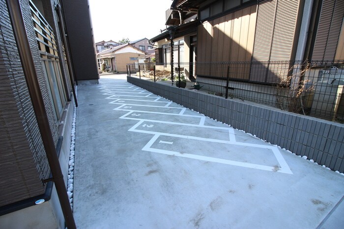 物件外観写真5　(駐輪場)