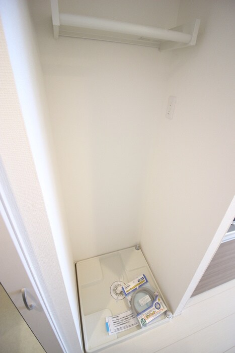 物件内観写真15　(洗濯機置場)