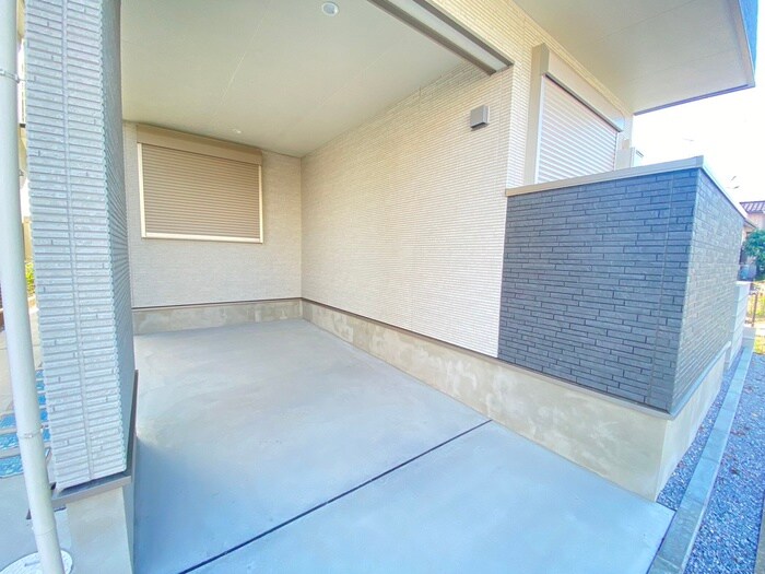 物件外観写真4　(駐車場)