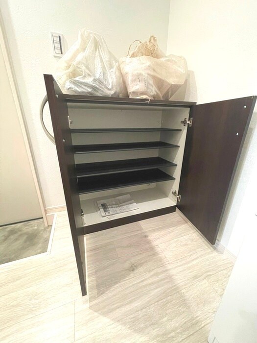 物件内観写真15　(靴箱)