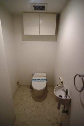 物件内観写真8　(トイレ)