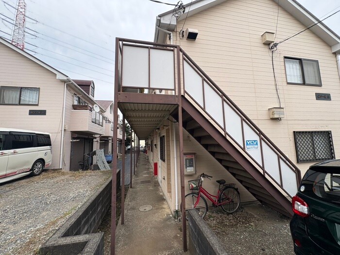 物件外観写真5　(エントランス部分)