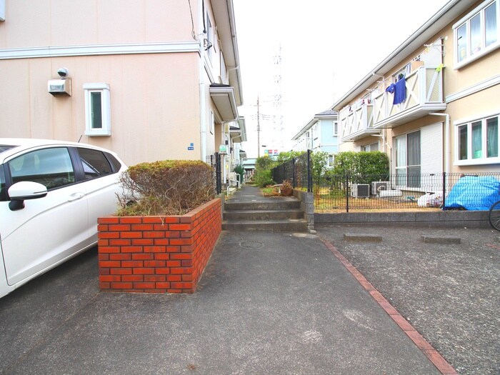 物件外観写真3　(エントランス部分)