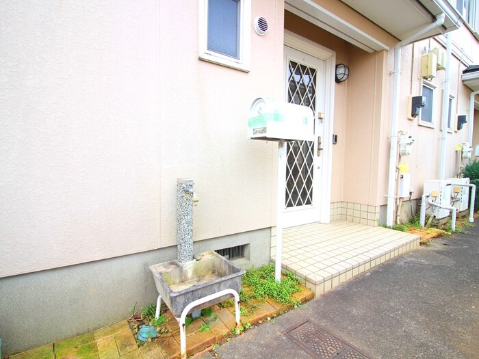 物件外観写真4　(エントランス部分)