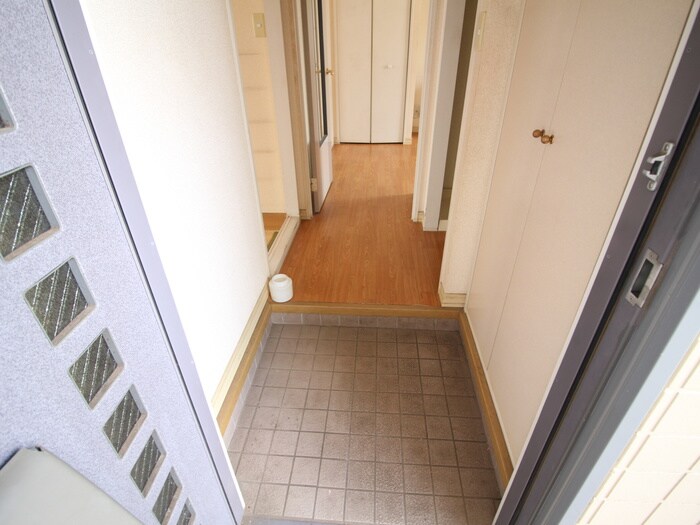 物件内観写真15　(玄関)