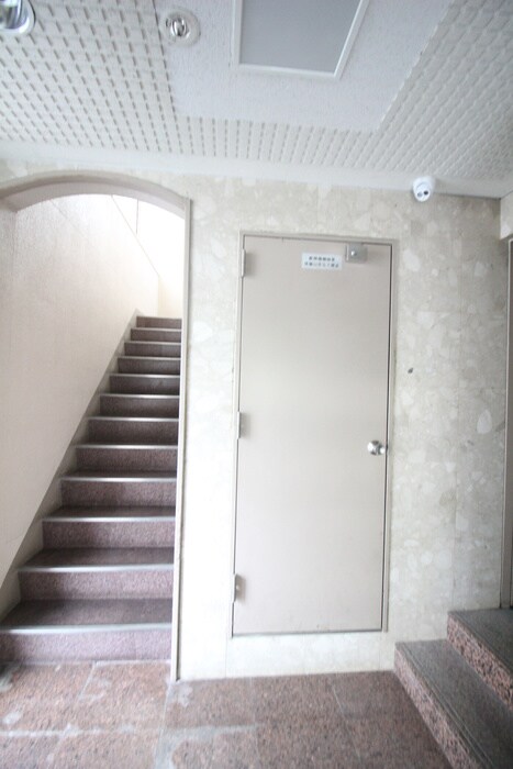 物件外観写真5　(エントランス部分)