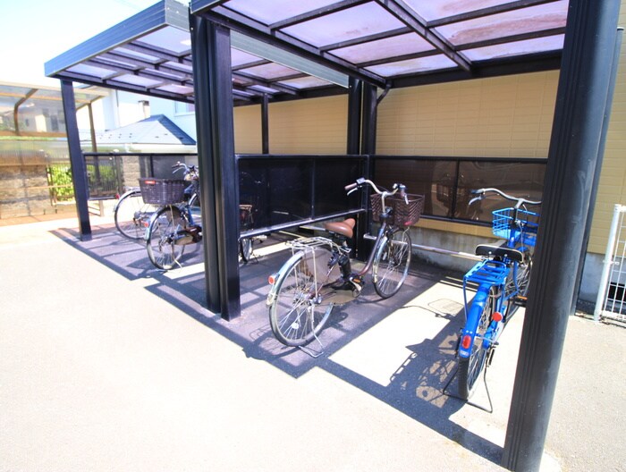 物件外観写真5　(駐輪場)