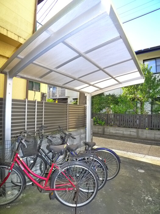 物件外観写真5　(駐輪場)