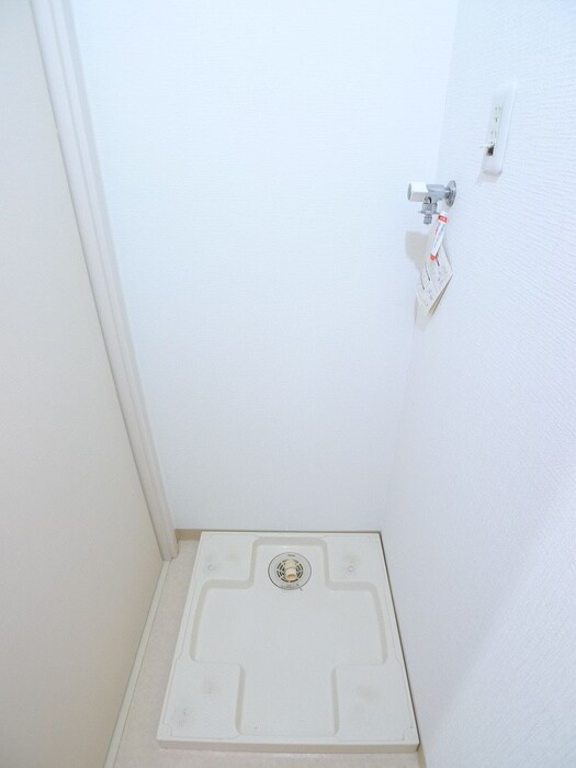 物件内観写真15　(洗濯機置場)