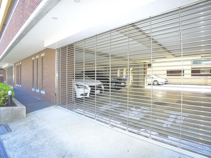 物件外観写真3　(駐車場)