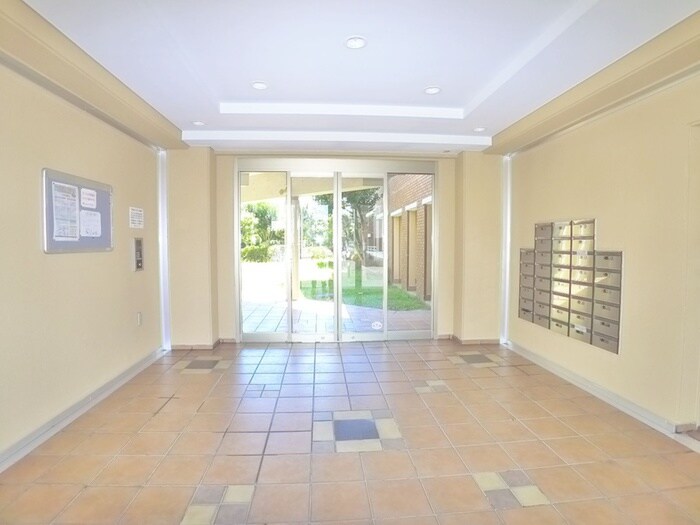 物件外観写真5　(エントランス部分)