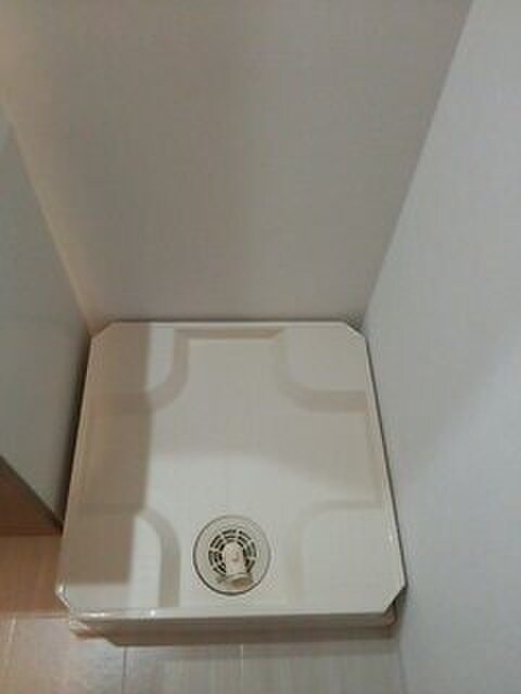 物件内観写真18　(洗濯機置場)