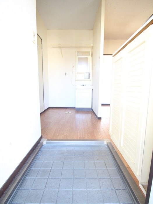 物件内観写真7　(玄関)