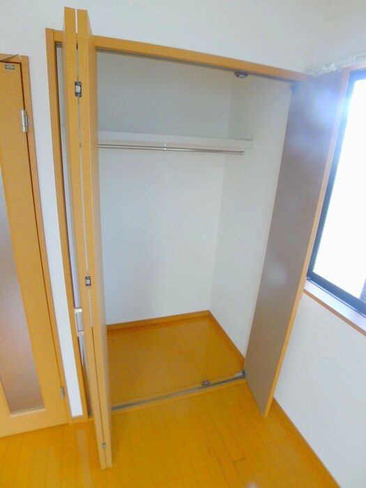 物件内観写真12　(収納)