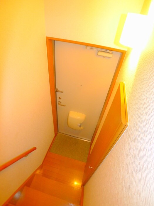 物件内観写真16　(玄関)