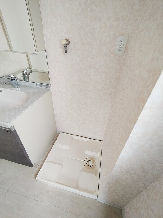 物件内観写真15　(洗濯機置場)