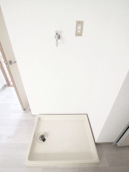 物件内観写真14　(洗濯機置場)