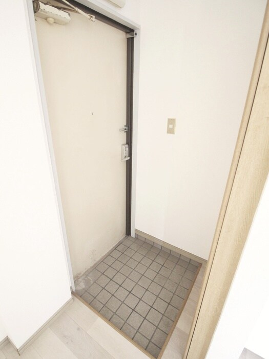 物件内観写真16　(玄関)