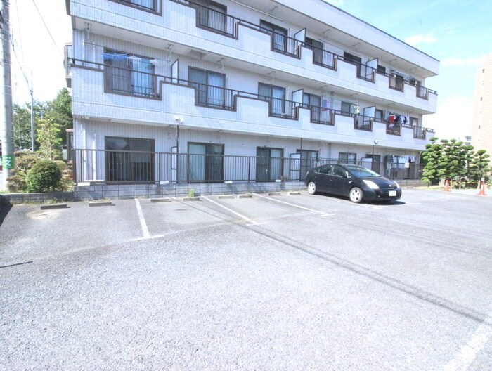 物件外観写真6　(駐車場)