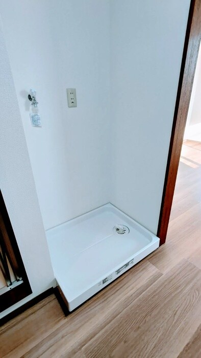 物件内観写真13　(洗濯機置場)