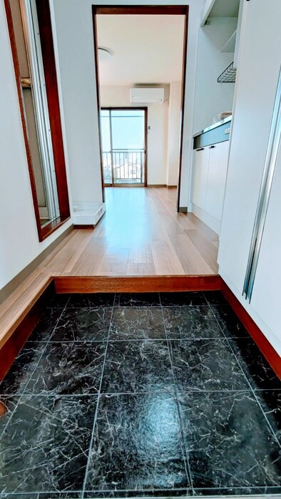 物件内観写真17　(玄関)