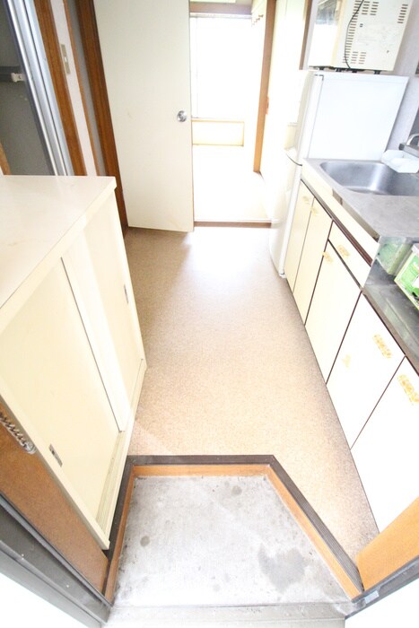 物件内観写真12　(玄関)