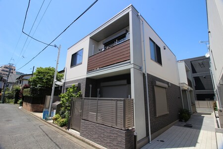 Ａｖｅｎｉｒ　Ｗｅｓｔ外観写真