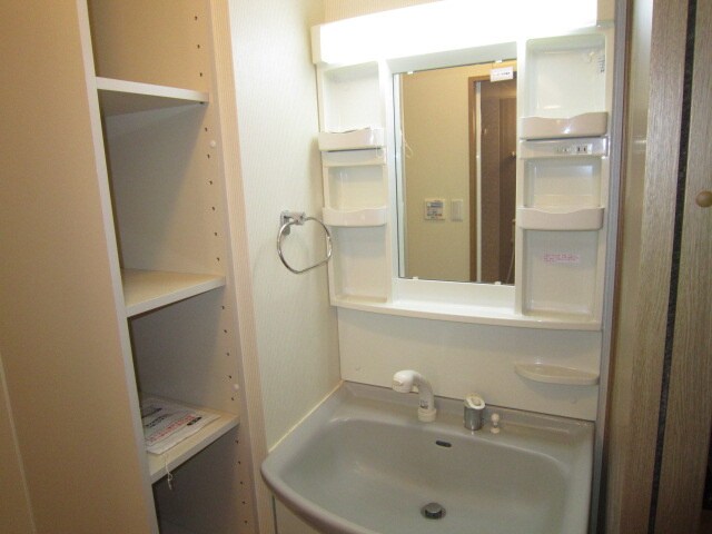 物件内観写真11　(洗面)