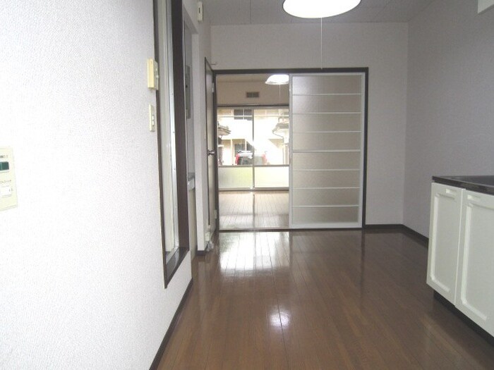 物件内観写真17　(玄関)