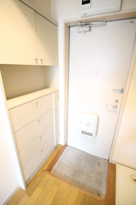 物件内観写真15　(玄関)