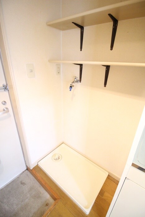 物件内観写真20　(洗濯機置場)