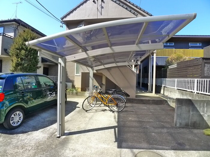 物件外観写真4　(駐輪場)