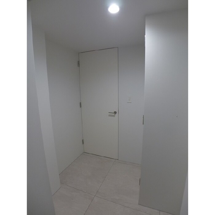 物件内観写真13　(玄関)